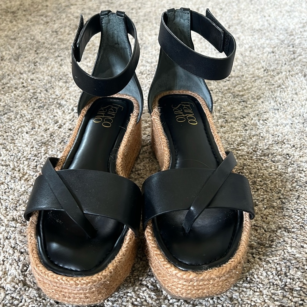 It’s SANDAL SZN!!
